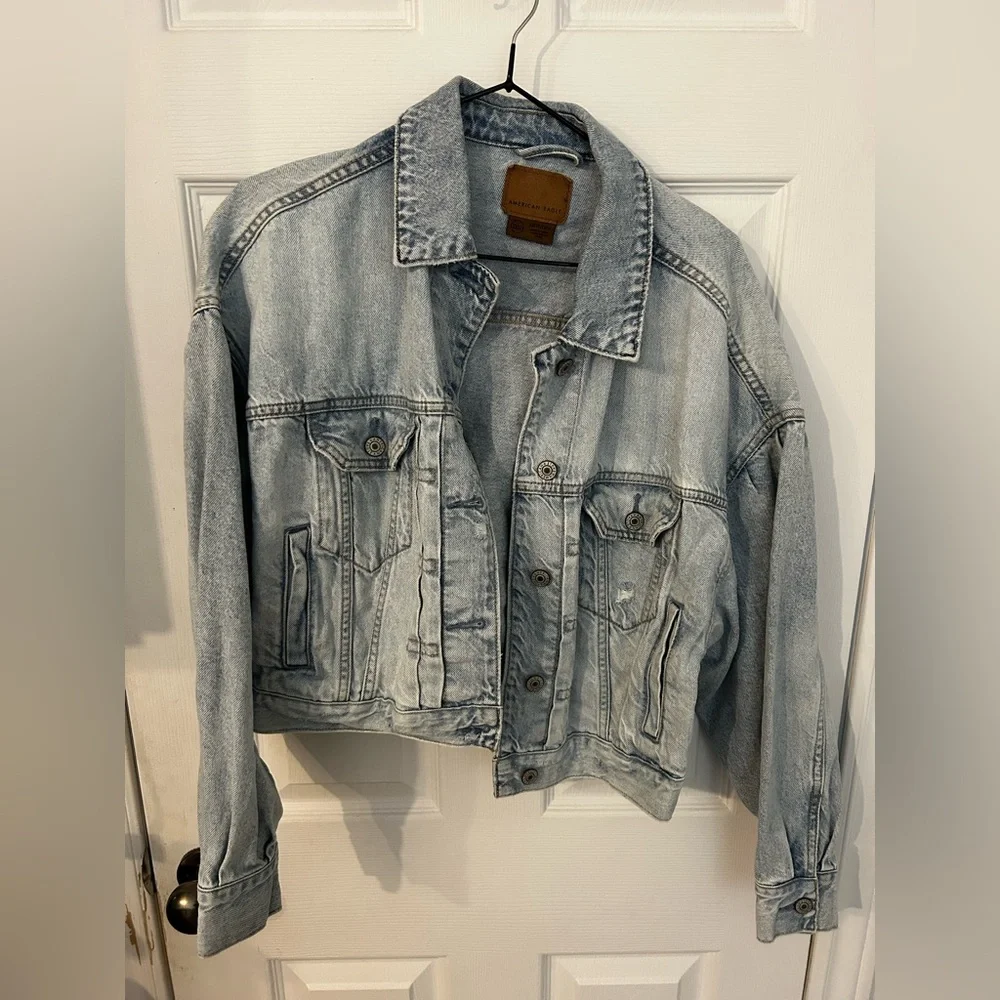 American Eagle light wash Blue Jean Jacket - Picture 1 of 5